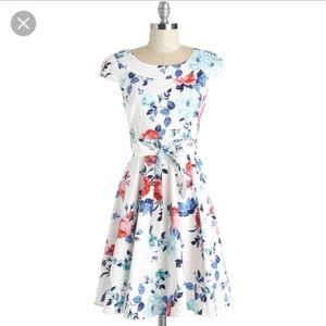 Floral ModCloth white dress size Small